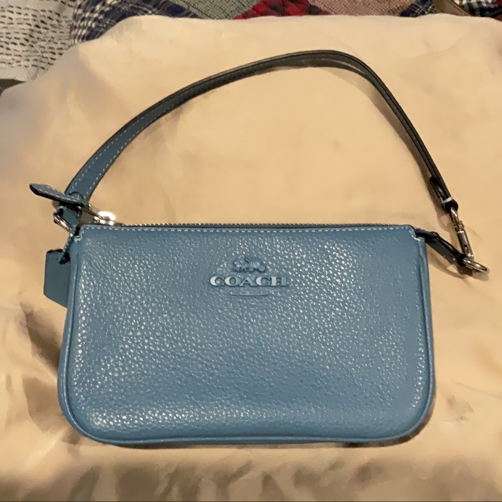 Coach Nolita 19